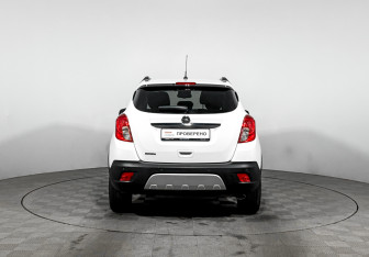 Подержанный автомобиль Opel Mokka 2013 года (6 фото)