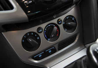 Подержанный автомобиль Ford Focus Hatchback 2012 года (16 фото)