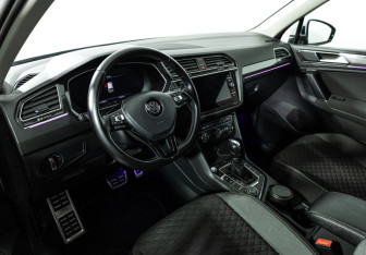 Подержанный автомобиль Volkswagen Tiguan 2018 года (11 фото)