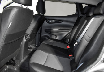Подержанный автомобиль Nissan Qashqai 2018 года (11 фото)