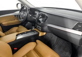 Подержанный автомобиль Volvo XC90 2015 года (14 фото)