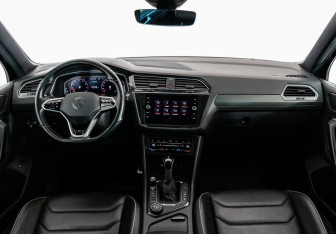 Подержанный автомобиль Volkswagen Tiguan 2021 года (11 фото)