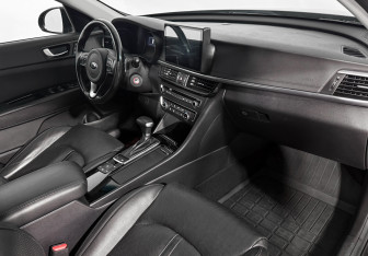 Подержанный автомобиль Kia Optima Sedan 2017 года (13 фото)