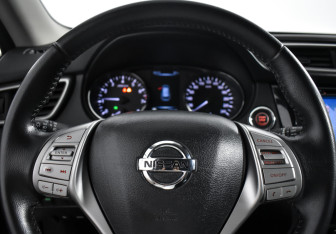 Подержанный автомобиль Nissan X-Trail 2017 года (6 фото)