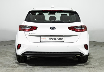 Подержанный автомобиль Kia Ceed Hatchback 2019 года (6 фото)