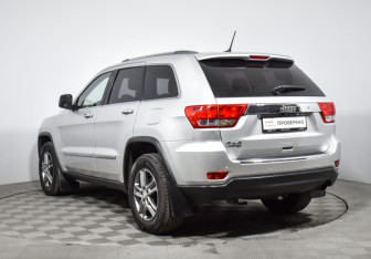 Подержанный автомобиль Jeep Grand Cherokee 2011 года (7 фото)