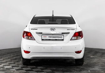 Подержанный автомобиль Hyundai Solaris Sedan 2012 года (6 фото)