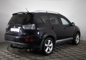 Подержанный автомобиль Mitsubishi Outlander 2006 года (4 фото)
