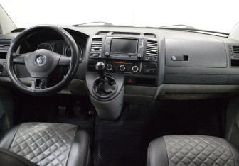 Подержанный автомобиль Volkswagen Caravelle 2012 года (12 фото)