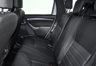 Подержанный автомобиль Renault Duster 2016 года (12 фото)