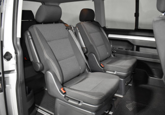 Подержанный автомобиль Volkswagen Multivan 2019 года (13 фото)