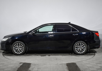 Подержанный автомобиль Toyota Camry Sedan 2016 года (8 фото)