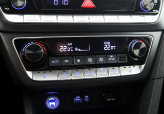 Подержанный автомобиль Hyundai Sonata 2018 года (12 фото)