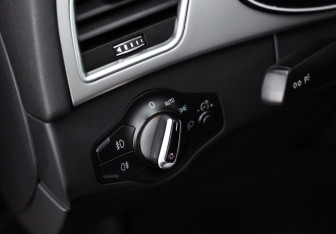 Подержанный автомобиль Audi A4 Sedan 2013 года (18 фото)