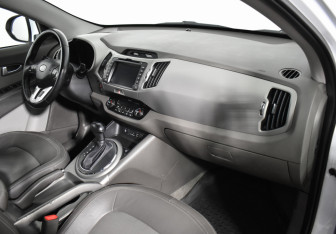 Подержанный автомобиль Kia Sportage 2011 года (12 фото)