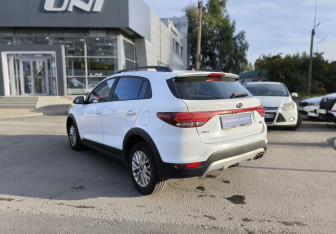 Подержанный автомобиль Kia Rio Hatchback 2019 года (6 фото)
