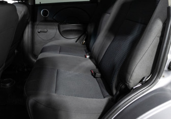 Подержанный автомобиль Chevrolet Aveo Hatchback 2006 года (10 фото)