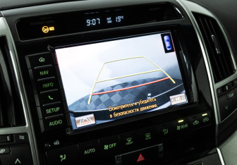 Подержанный автомобиль Toyota Land Cruiser Suv 2014 года (16 фото)