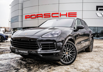 Подержанный автомобиль Porsche Cayenne 2019 года (2 фото)