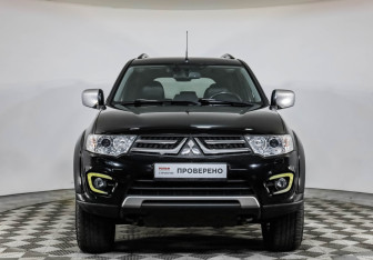 Подержанный автомобиль Mitsubishi Pajero Sport 2015 года (2 фото)