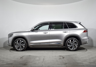 Подержанный автомобиль Geely Monjaro 2024 года (8 фото)