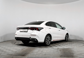 Подержанный автомобиль Omoda S5 2023 года (5 фото)