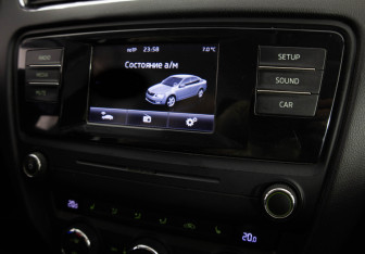 Подержанный автомобиль Skoda Octavia Liftback 2014 года (18 фото)