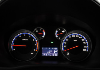 Подержанный автомобиль Suzuki SX4 Hatchback 2013 года (17 фото)