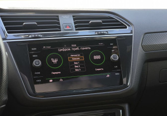 Подержанный автомобиль Volkswagen Tiguan 2021 года (26 фото)