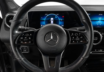 Подержанный автомобиль Mercedes-Benz GLB 2020 года (16 фото)