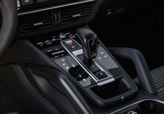 Подержанный автомобиль Porsche Cayenne 2019 года (24 фото)