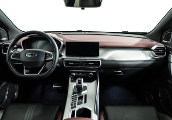 Подержанный автомобиль Geely Coolray 2020 года (13 фото)