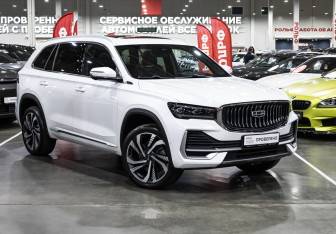 Подержанный автомобиль Geely Monjaro 2024 года (5 фото)