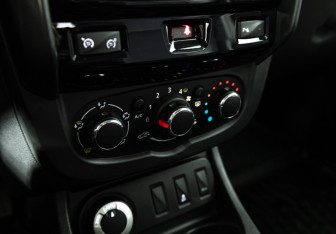 Подержанный автомобиль Renault Duster 2018 года (17 фото)