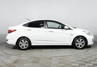 Подержанный автомобиль Hyundai Solaris Sedan 2013 года (4 фото)