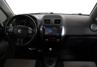 Подержанный автомобиль Suzuki SX4 Hatchback 2011 года (9 фото)