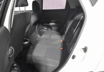 Подержанный автомобиль Nissan Juke 2015 года (11 фото)