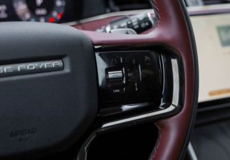 Подержанный автомобиль Land Rover Range Rover Evoque 2024 года (14 фото)