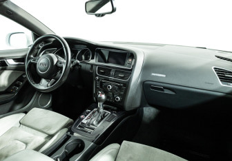 Подержанный автомобиль Audi A5 Liftback 2016 года (9 фото)