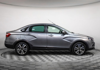 Подержанный автомобиль LADA (ВАЗ) Vesta Sedan 2018 года (4 фото)