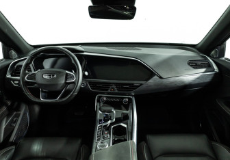 Подержанный автомобиль Geely Tugella 2023 года (13 фото)