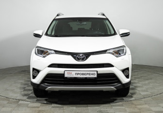 Подержанный автомобиль Toyota RAV4 2016 года (2 фото)