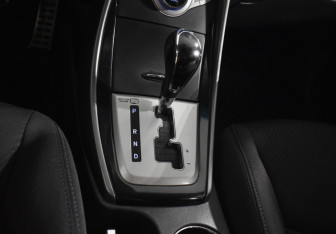 Подержанный автомобиль Hyundai Elantra Sedan 2011 года (16 фото)