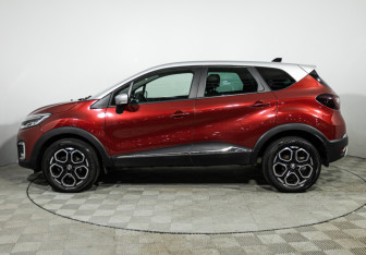 Подержанный автомобиль Renault Kaptur 2022 года (8 фото)