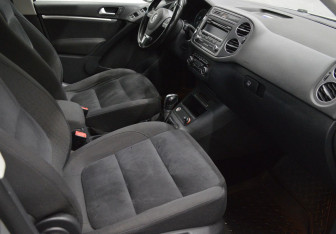 Подержанный автомобиль Volkswagen Tiguan 2013 года (11 фото)