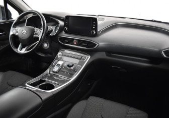 Подержанный автомобиль Hyundai Santa Fe 2021 года (10 фото)