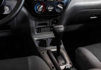 Подержанный автомобиль Toyota RAV4 2000 года (12 фото)