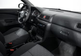 Подержанный автомобиль Skoda Octavia Liftback 2010 года (17 фото)