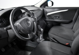 Подержанный автомобиль Nissan Almera Sedan 2014 года (9 фото)