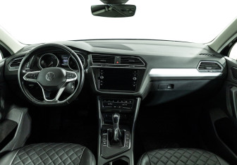 Подержанный автомобиль Volkswagen Tiguan 2021 года (13 фото)